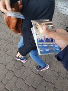 Panfletagem O Que Não Te Contam (E Como Isso Pode Dobrar Suas Vendas Locais)